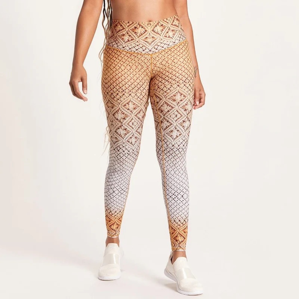 Women's Geometric Patterned Leggings - Brown and White